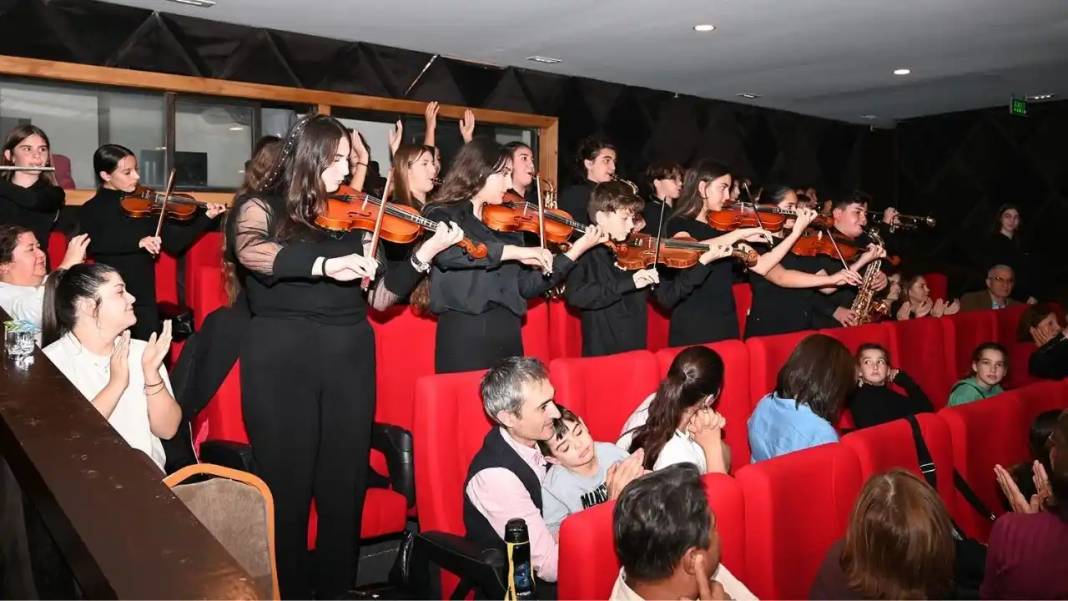 Kemer’de Duygusal Gece: Atatürk’e Saygı Konseri 2
